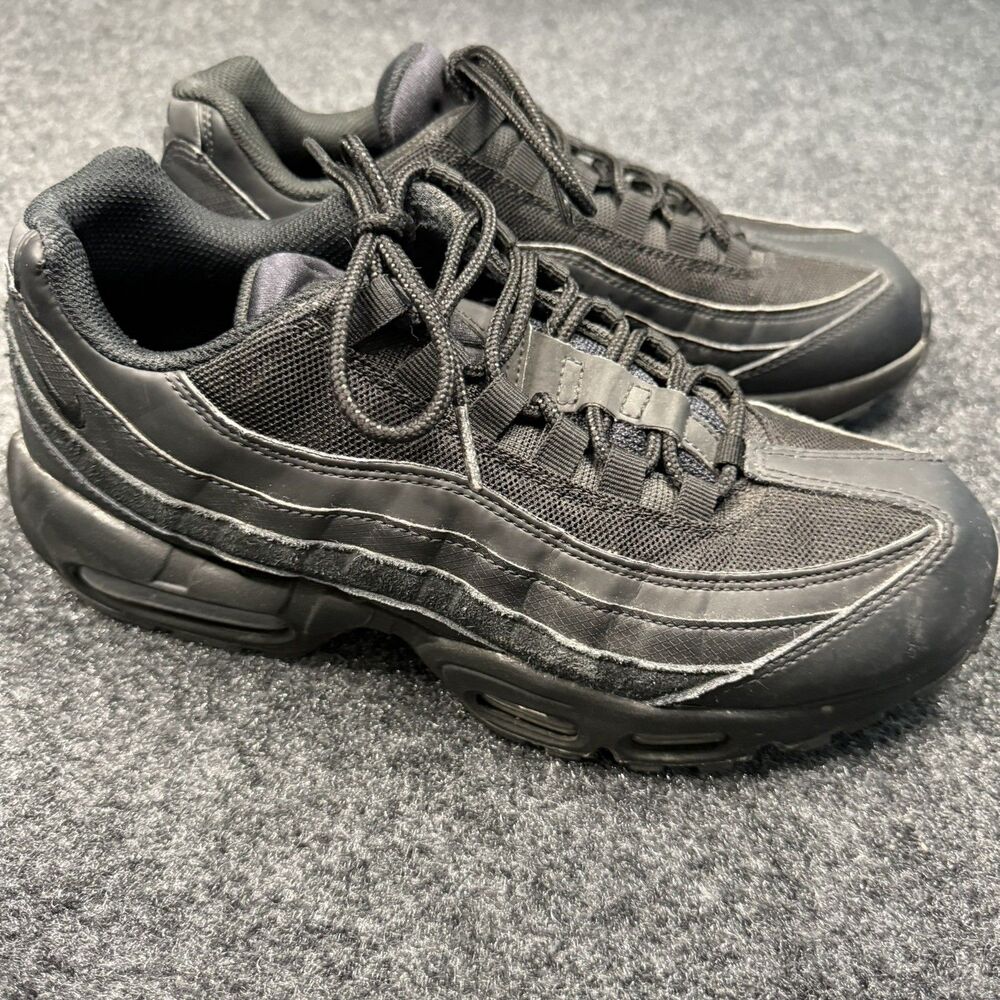 Nike Air Max 95 Triple Black Shoes Mens 9 athletic sneakers